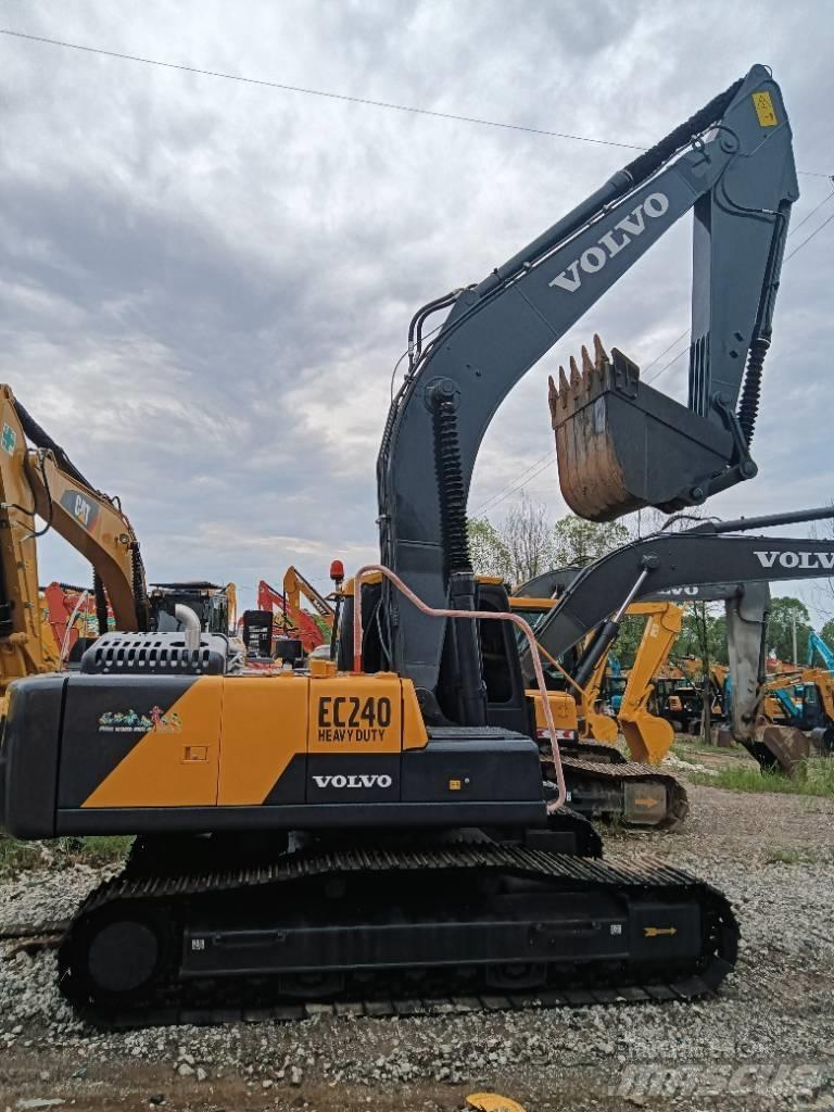 Volvo EC 240 Rupsgraafmachines