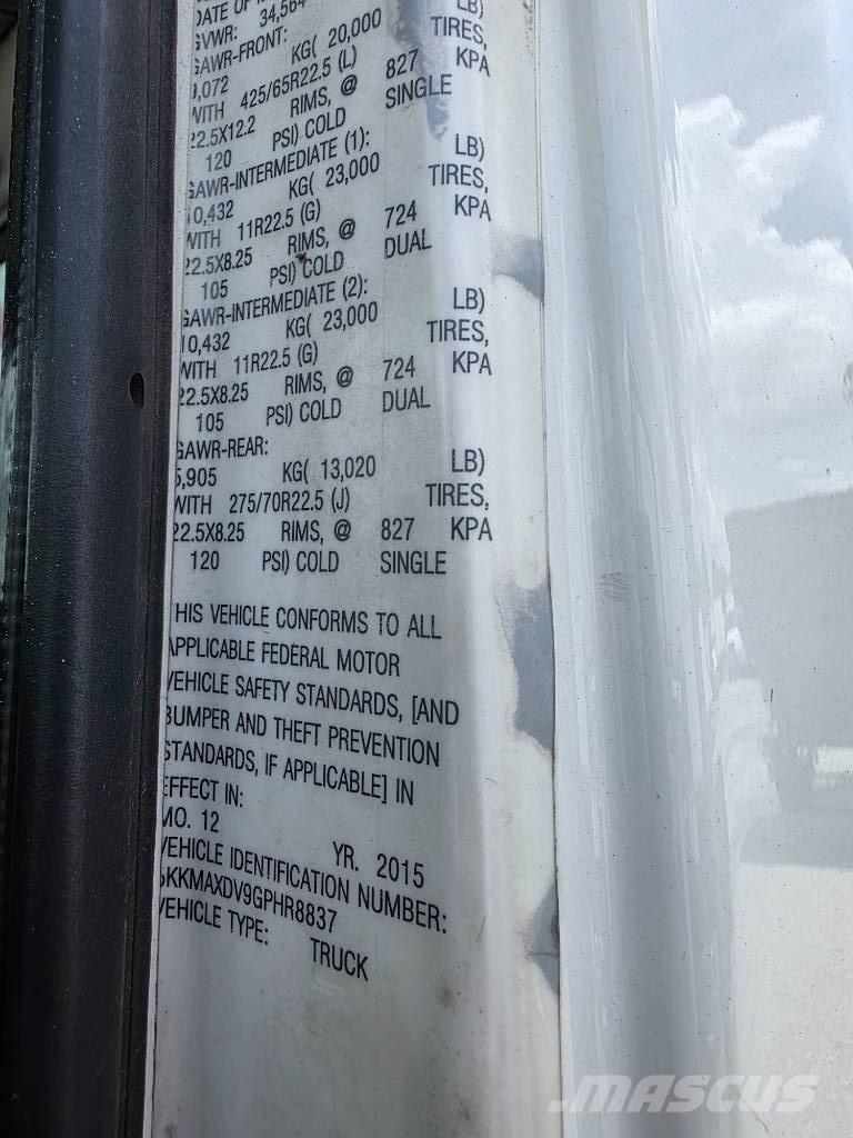 Western Star 4700 SB Trekkers