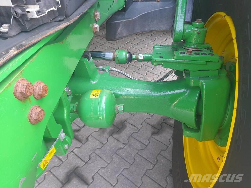 John Deere 6215 R Tractoren