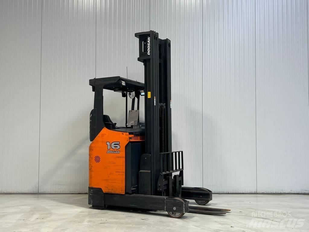 Doosan BR16JW-7 PLUS Reachtruck voor hoog niveau