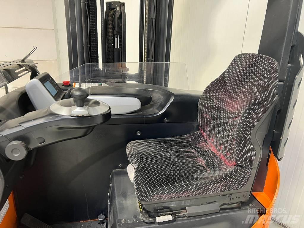 Doosan BR16JW-7 PLUS Reachtruck voor hoog niveau