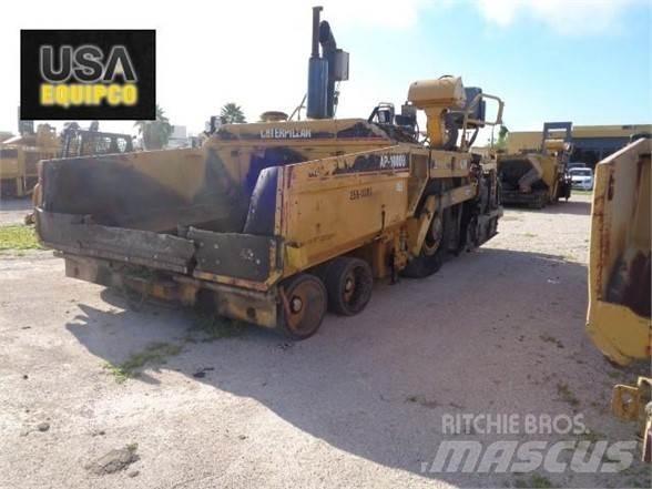CAT AP-1000B Asfaltafwerkmachines