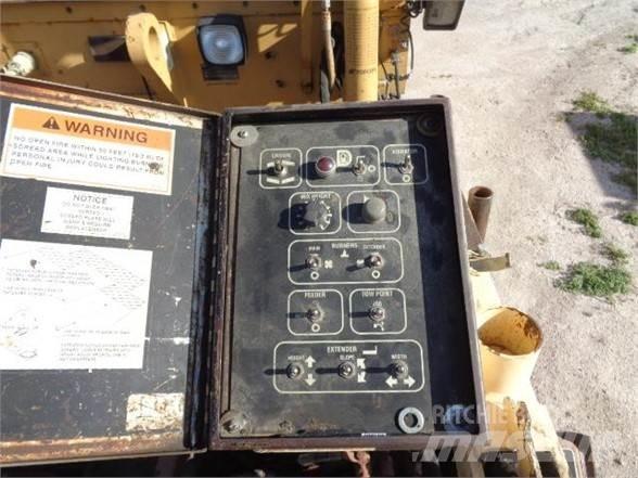 CAT AP-1000B Asfaltafwerkmachines