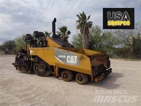 CAT AP-600D Asfaltafwerkmachines