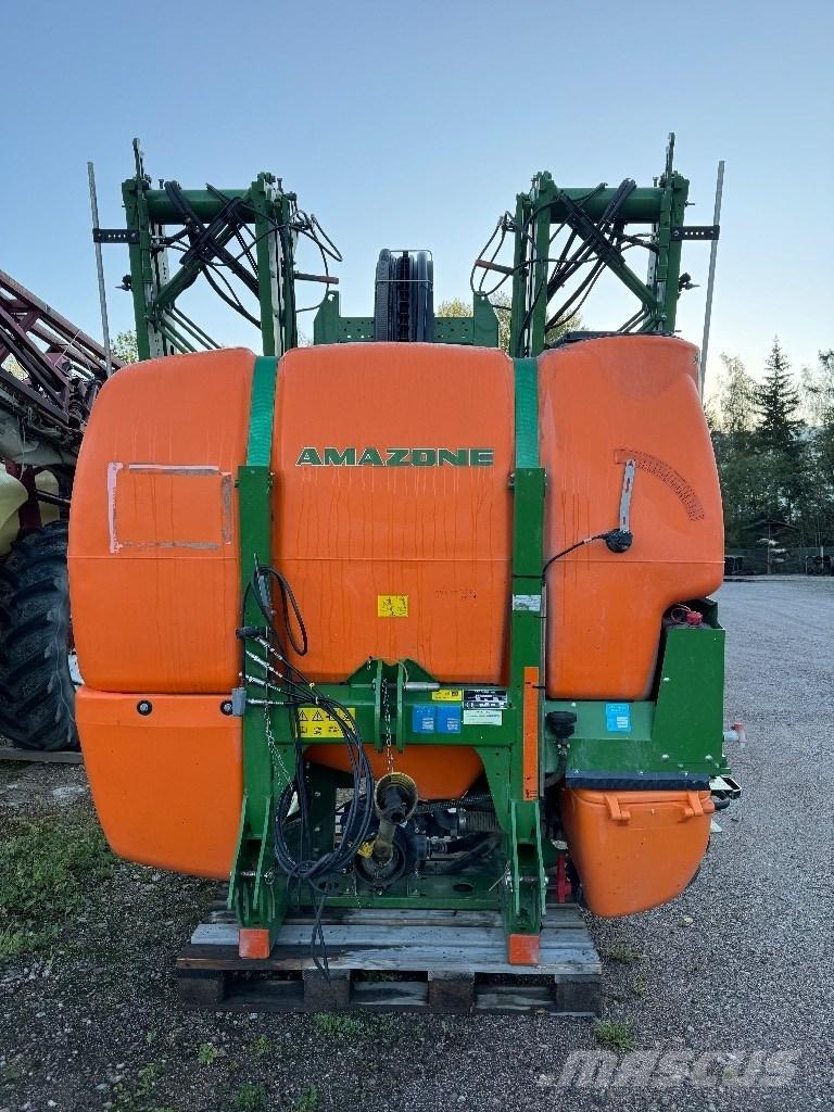 Amazone UF 1201 Getrokken spuitmachines
