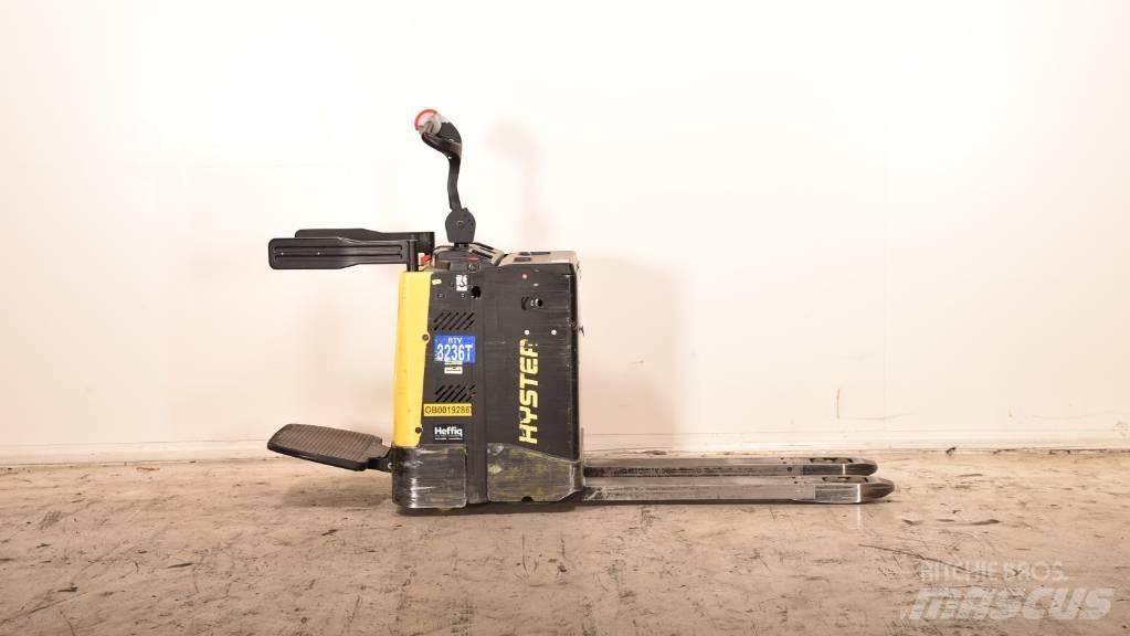Hyster P 2.0 S Pallettruck met meerij platform
