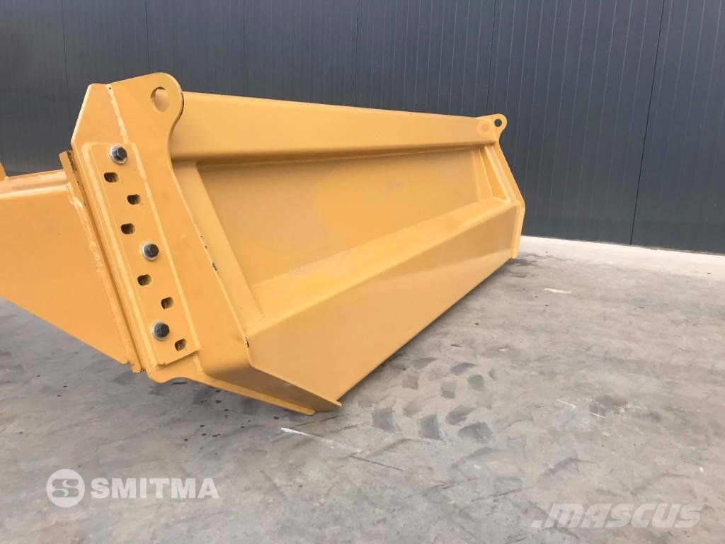 CAT 730C Tailgates