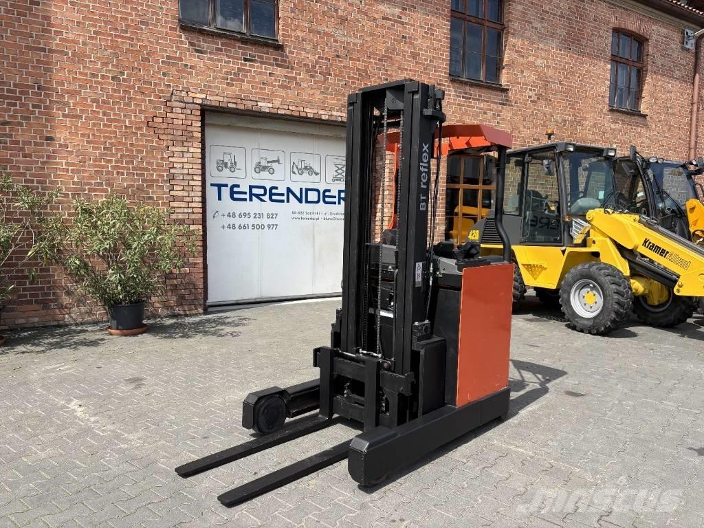 Toyota RRE 140 Reachtruck voor hoog niveau