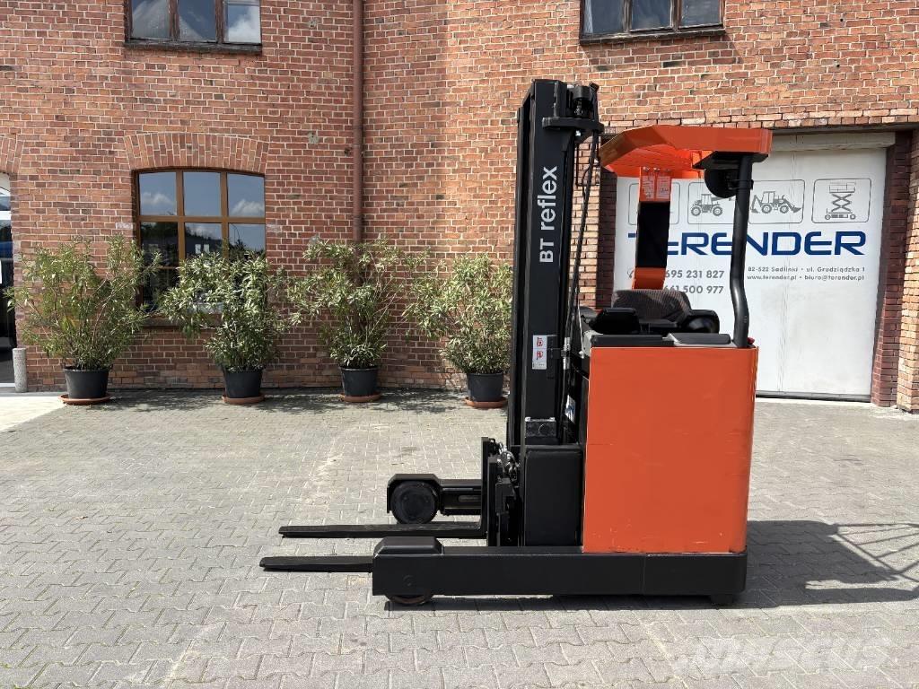 Toyota RRE 140 Reachtruck voor hoog niveau