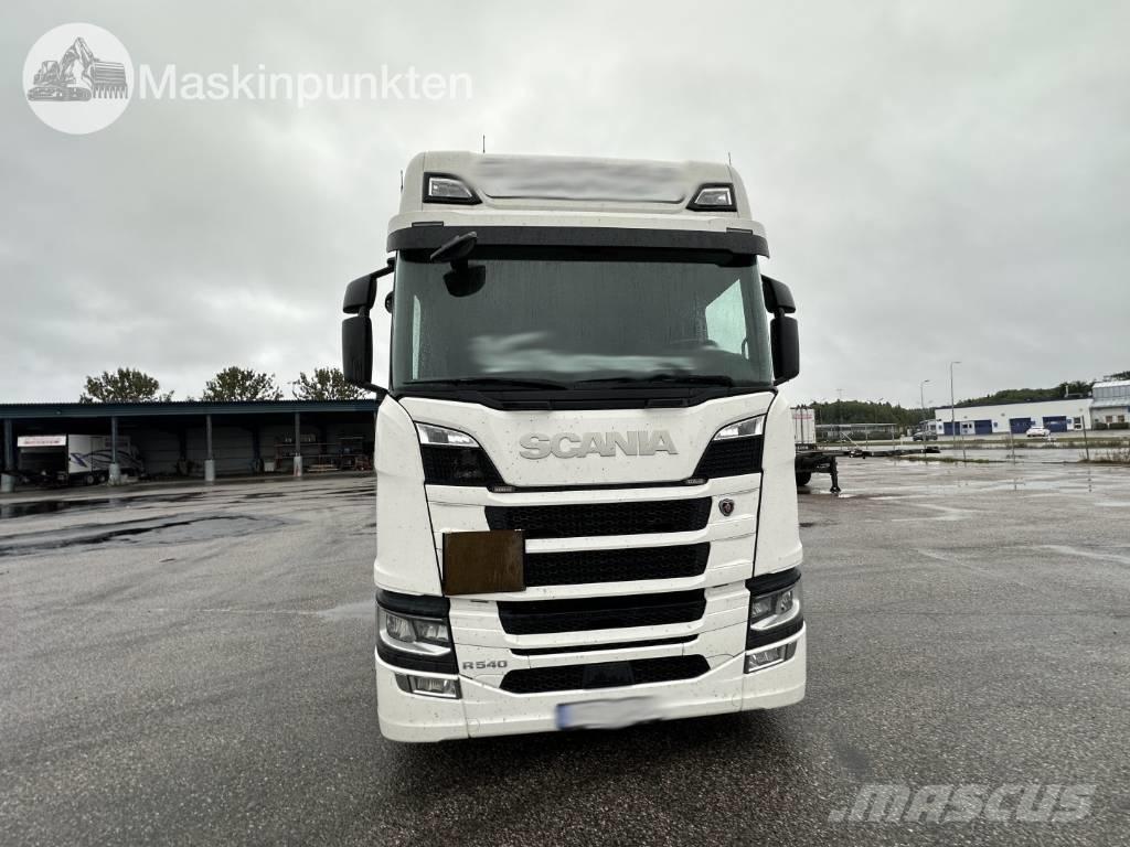 Scania R 540 Bakwagens met gesloten opbouw