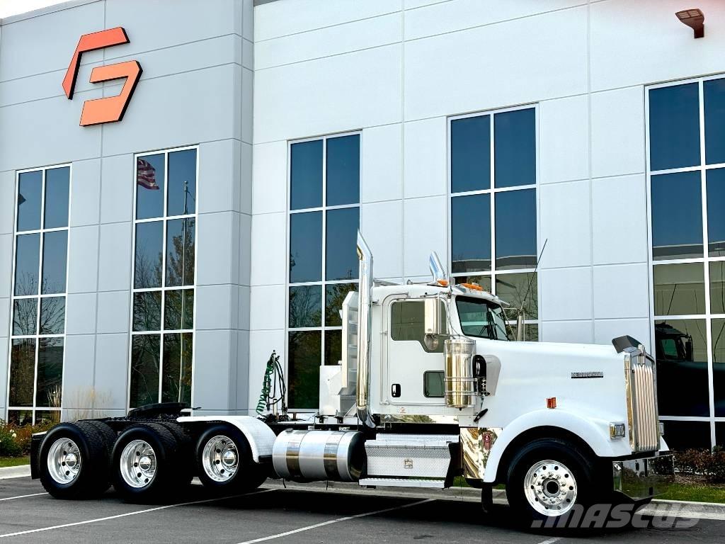 Kenworth W 900 Trekkers