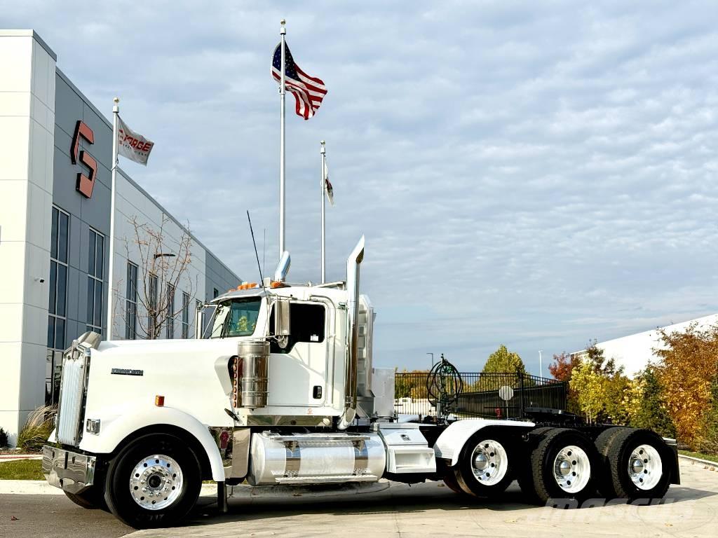 Kenworth W 900 Trekkers