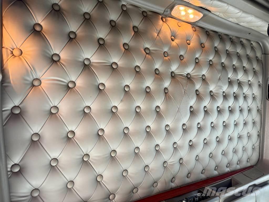 Kenworth W 900 Trekkers