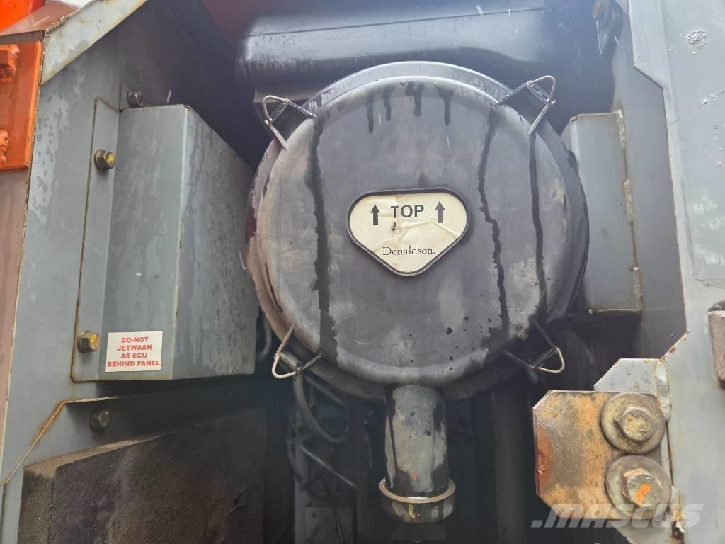 Hitachi ZX 210 LC-3 Rupsgraafmachines
