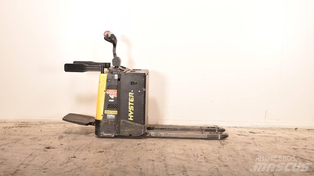 Hyster P 2.0 S Pallettruck met meerij platform