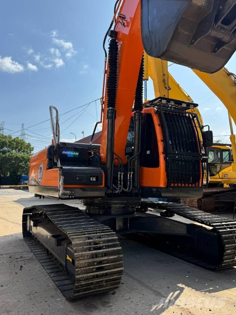 Doosan DX 225 Rupsgraafmachines