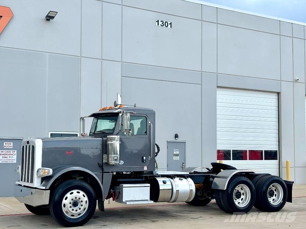 Peterbilt 389 Trekkers