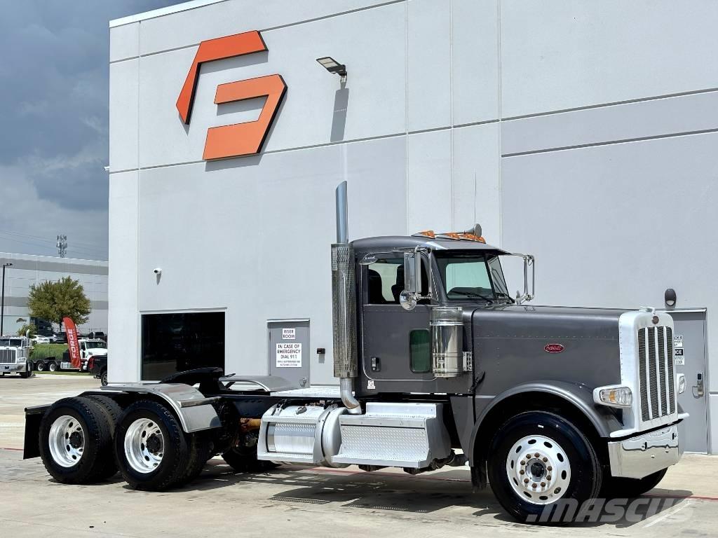 Peterbilt 389 Trekkers