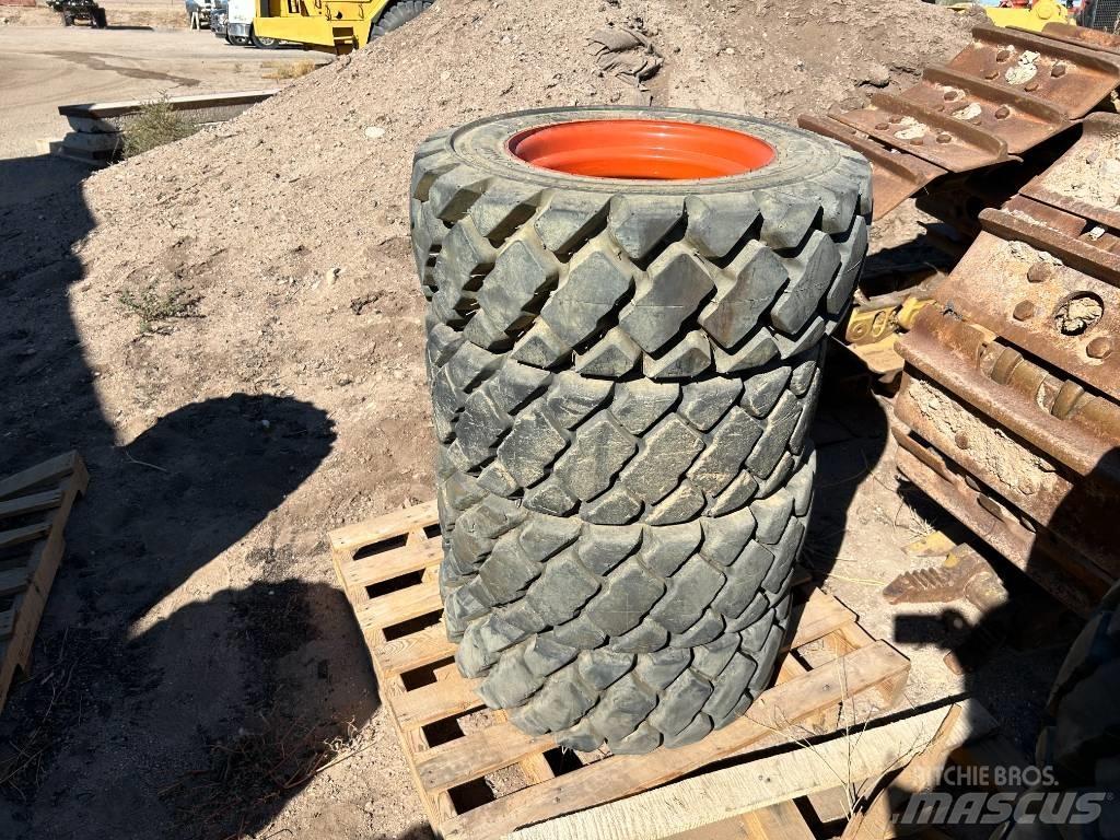 Bobcat 10x16.5 Tires Banden, wielen en velgen