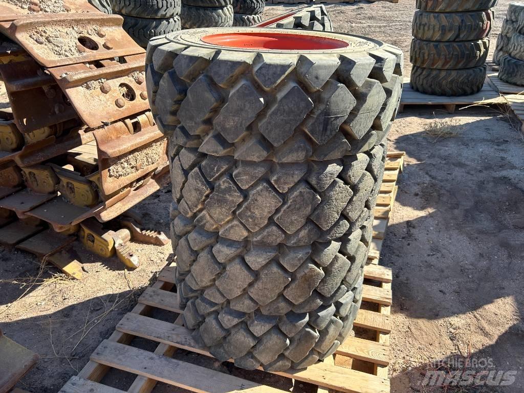 Bobcat 10x16.5 Tires Banden, wielen en velgen