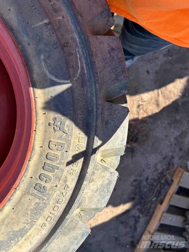 Bobcat 10x16.5 Tires Banden, wielen en velgen