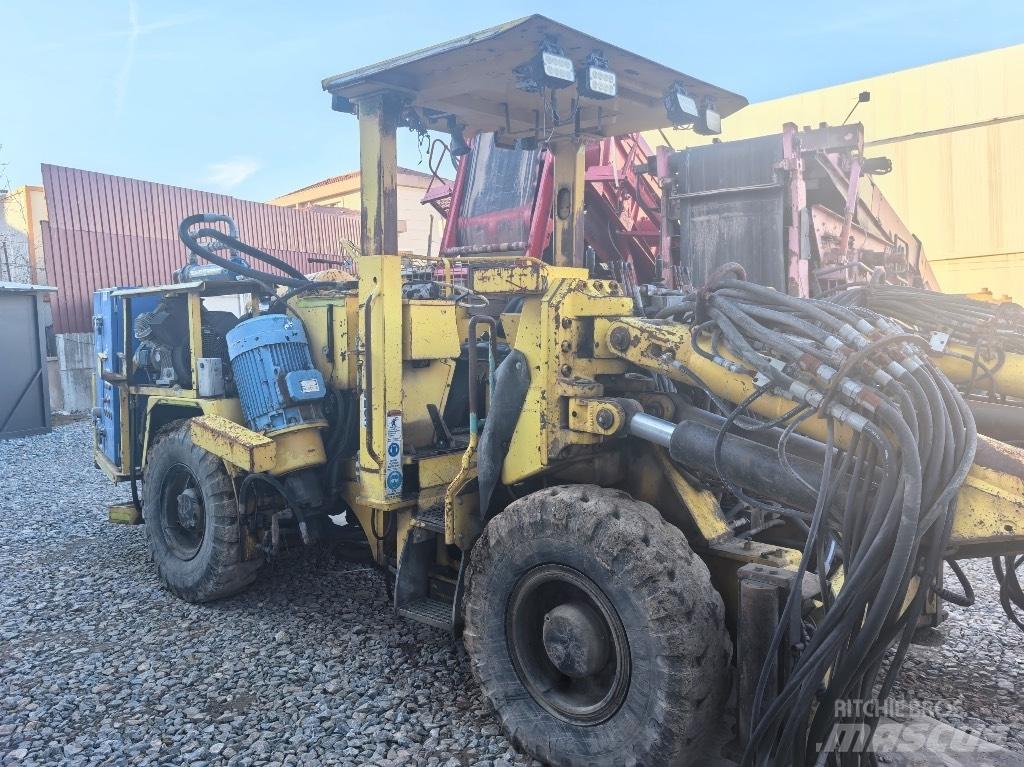Atlas Copco H 282 Surface drill rigs