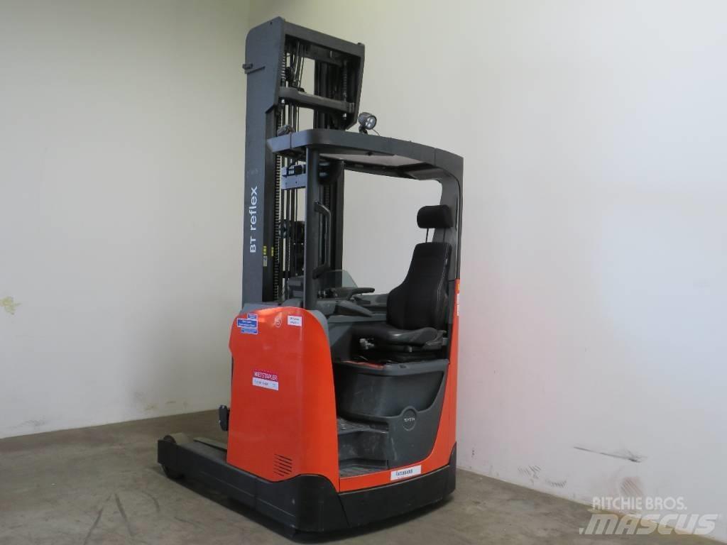BT RR E 160 H Reachtruck voor hoog niveau