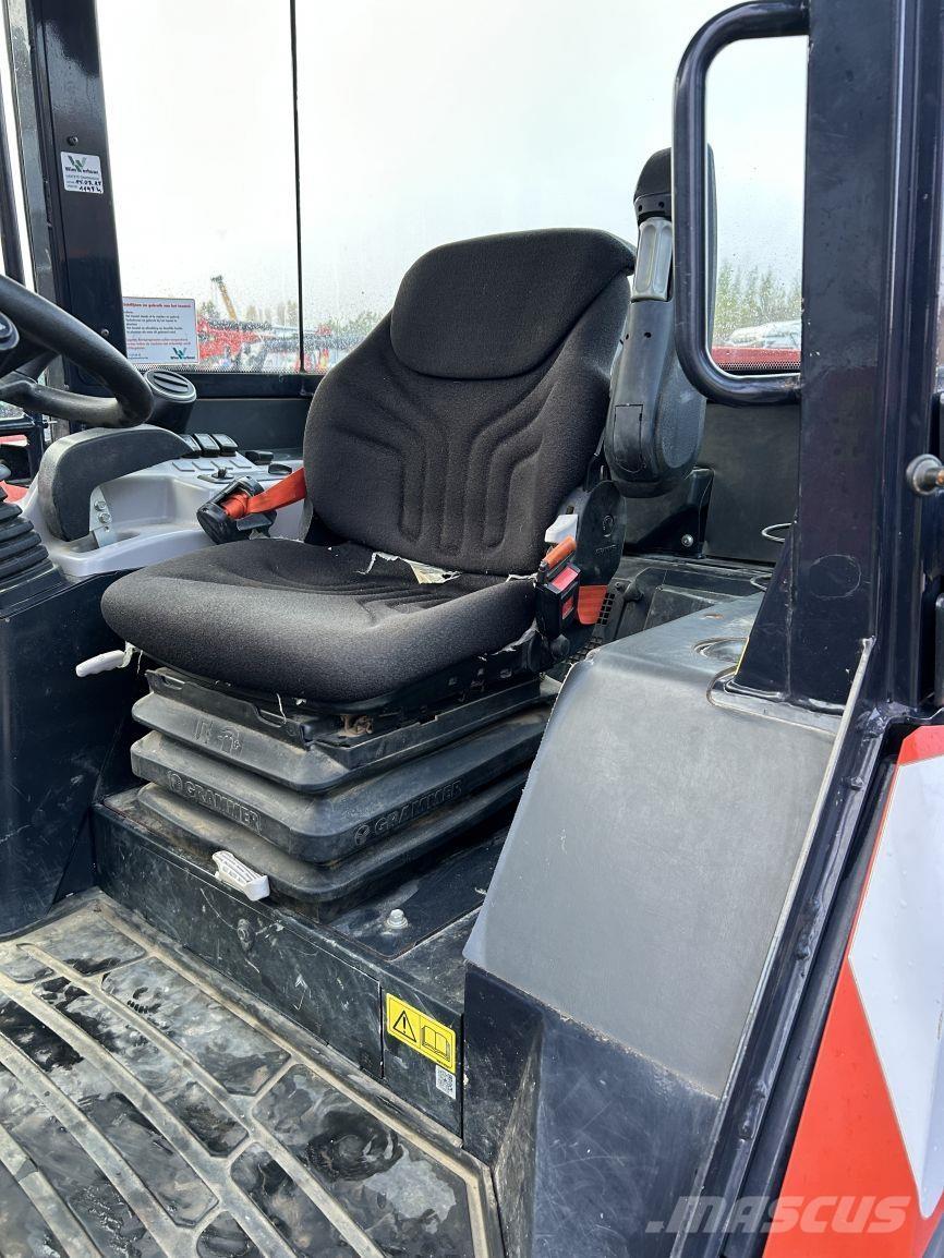 Kubota R070 (6678) Schrank- en knikladers