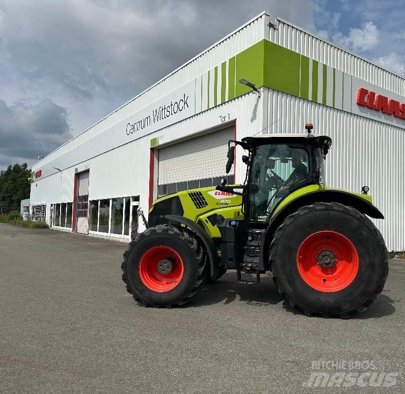 CLAAS Axion 870 Tractoren