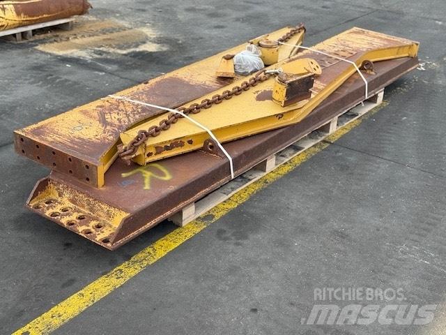 CAT 735 TAIL GATE Knik dumptrucks