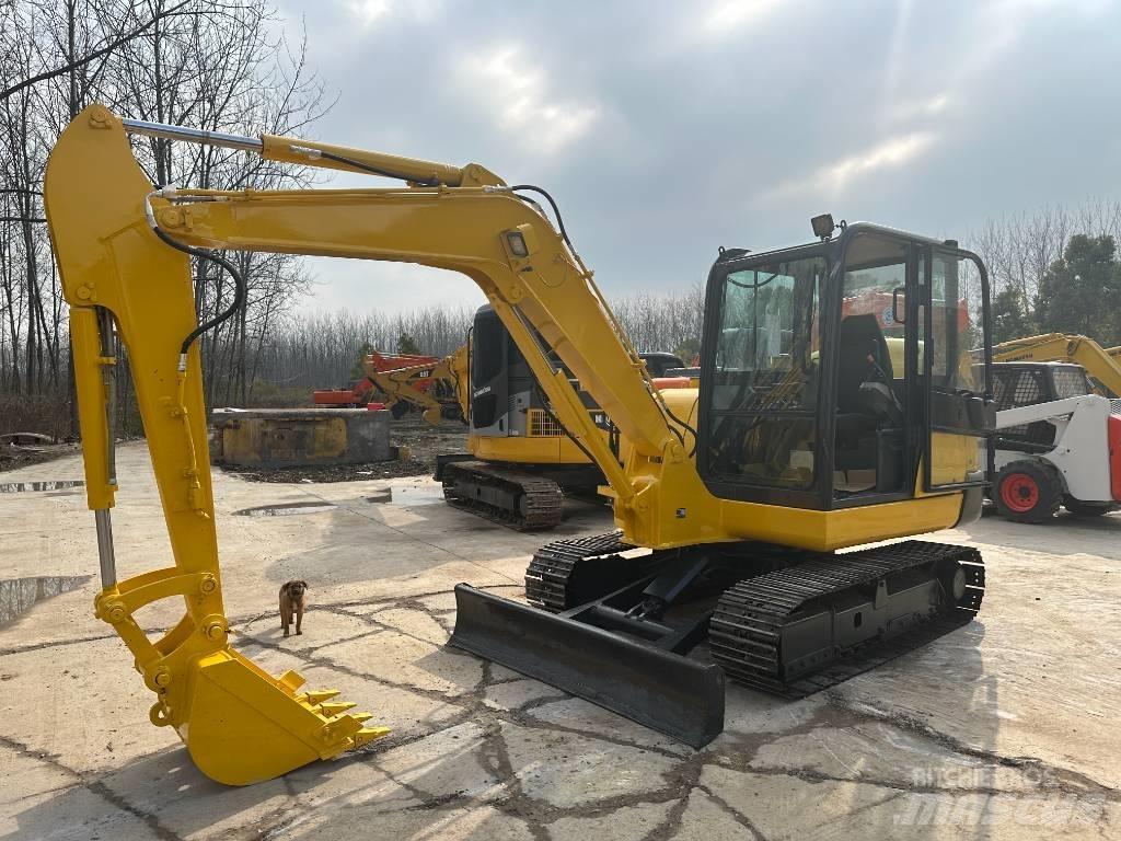 Komatsu PC56 Rupsgraafmachines