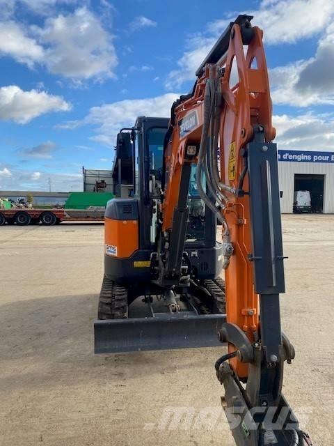 Develon DX 27 Z-7 Minigraafmachines < 7t