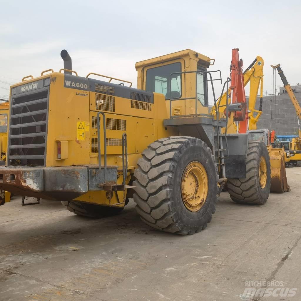 Komatsu WA 600-6 Wielladers