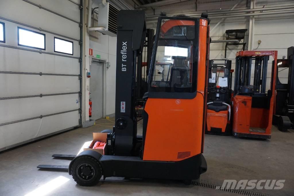 Toyota RRE160HR Reachtruck voor hoog niveau
