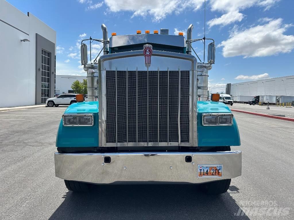 Kenworth W 900 Trekkers