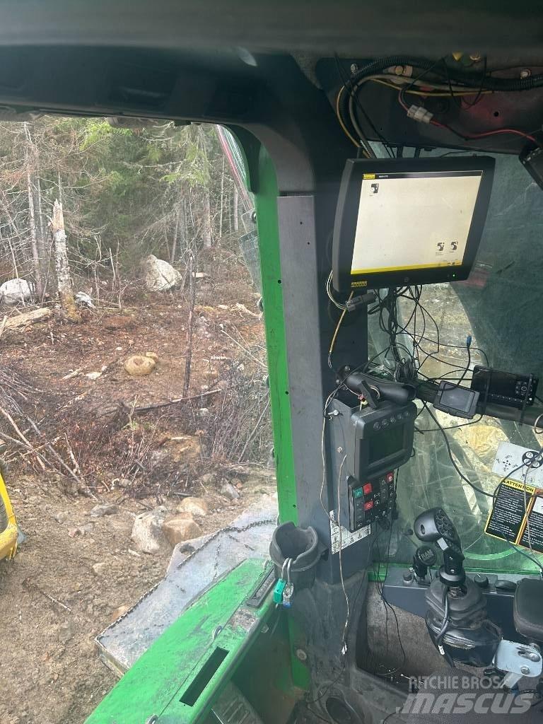 John Deere 903 K Harvesters