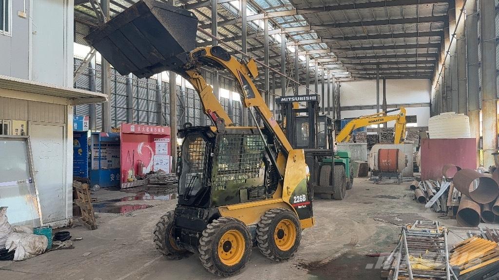 CAT 226 B Schrankladers