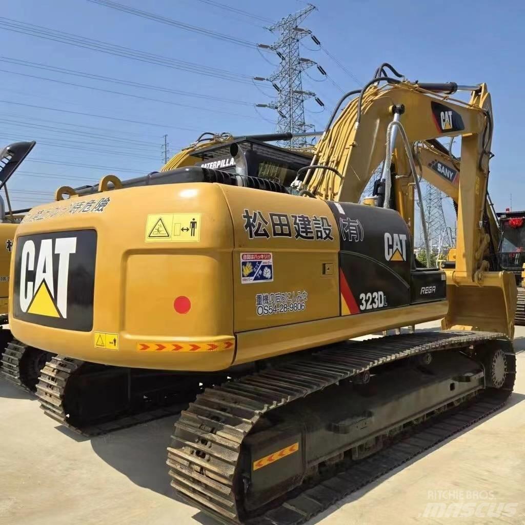 CAT 323 D Rupsgraafmachines