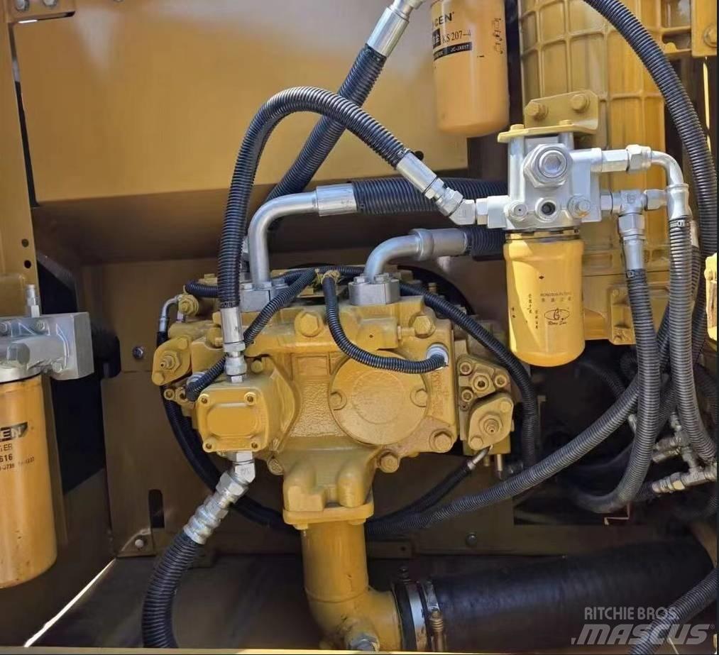 CAT 323 D Rupsgraafmachines