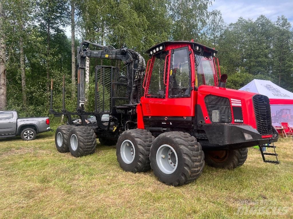 Komatsu 835 Uitrijwagens