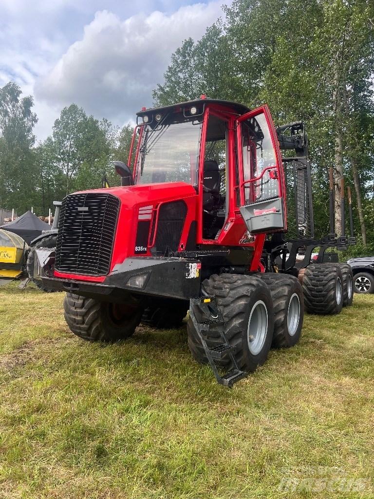 Komatsu 835 Uitrijwagens