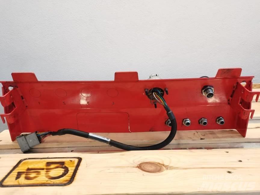 Manitou MLT 635 case Cabine en interieur
