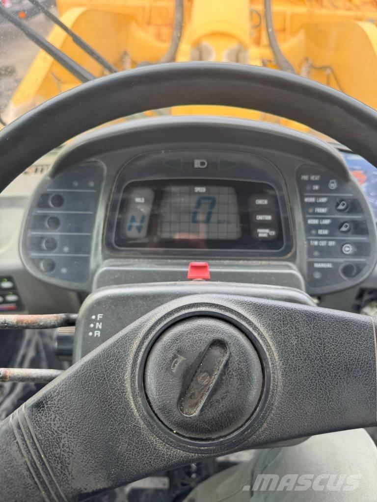 Komatsu WA 500-3 Wielladers