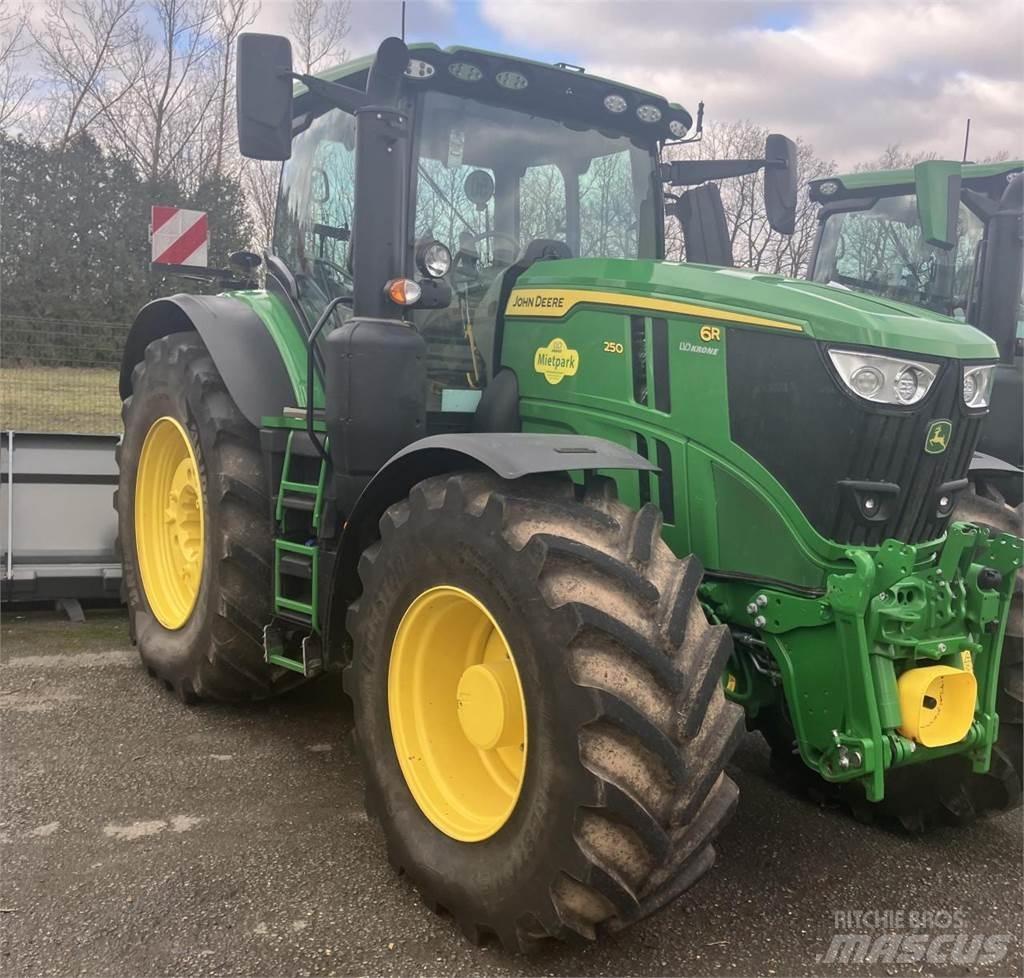 John Deere 6R 250 Tractoren
