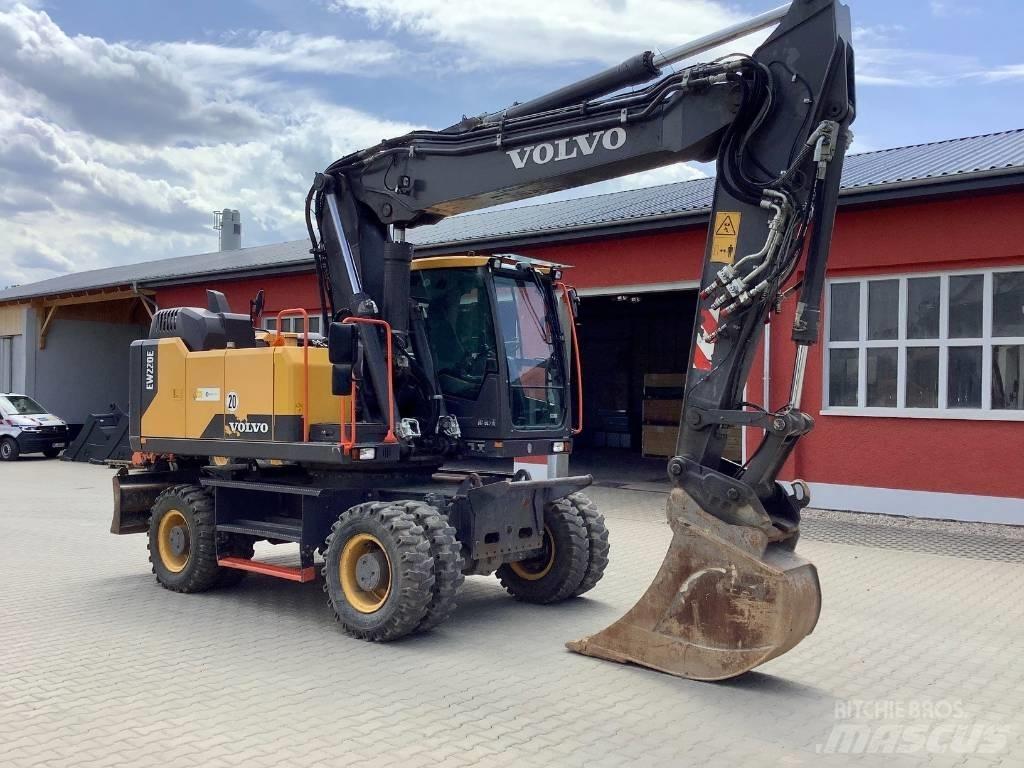 Volvo EW 220 E Wielgraafmachines