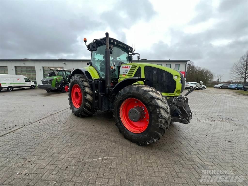 CLAAS Axion 930 Tractoren