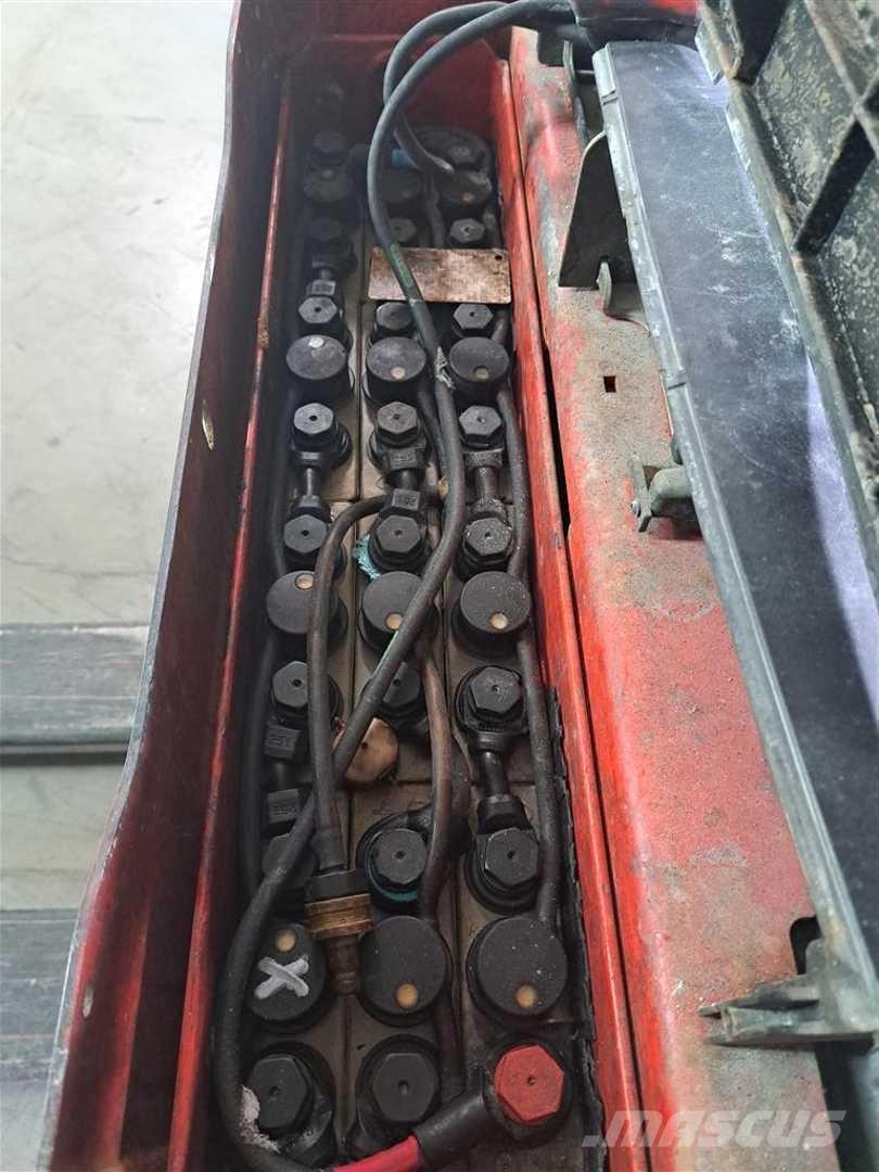 Linde T16 Meeloop stapelaar