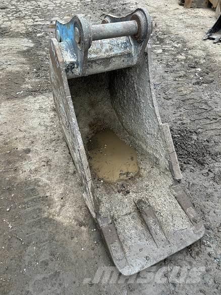  2' BUCKET, 65mm PINS Bakken