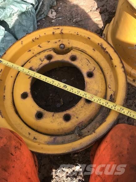  MASSEY FRONT WHEEL Banden, wielen en velgen