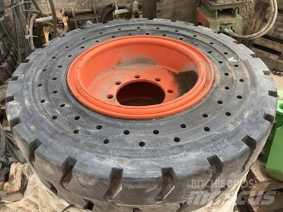  SOLID WHEELS Banden, wielen en velgen